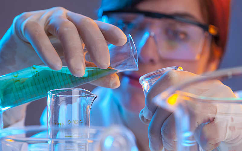 diferença entre peróxido de hidrogênio, quaternário de amônio e hipoclorito de sódio