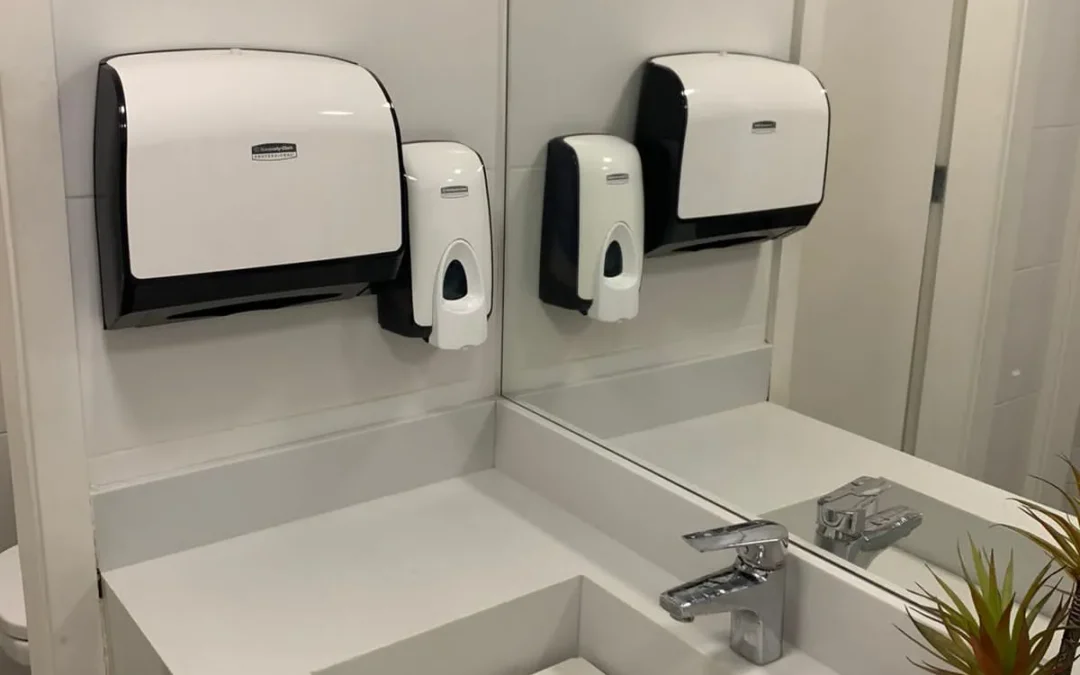 Dispensers para papel toalha e sabonete: economia e praticidade nos fast foods